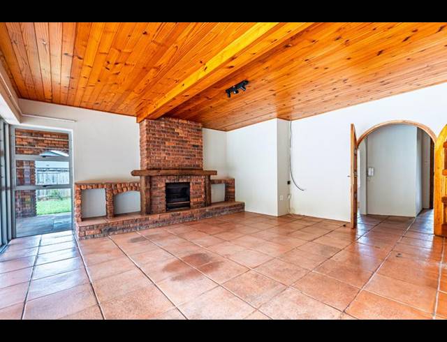 8 BEDROOM HOUSE FOR SALE IN CHASEDENE